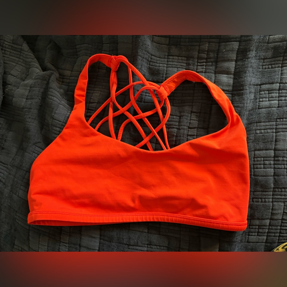 Lululemon Free to Be Bra - Size 6